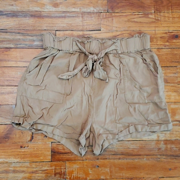 SO Pants - SO Super High Rise soft shortie Size M